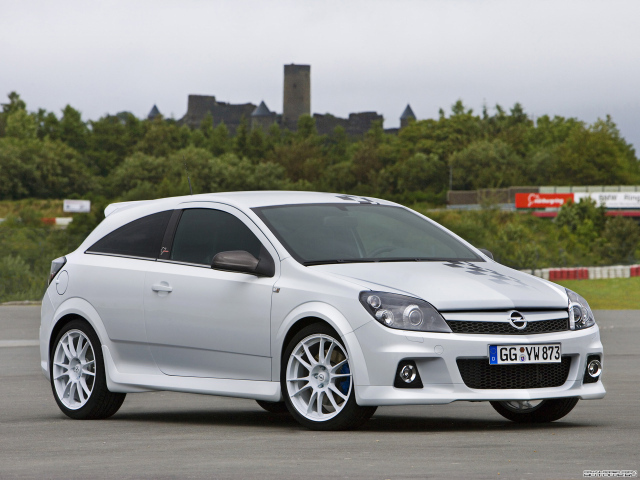 Новый автомобиль Opel Astra GTC