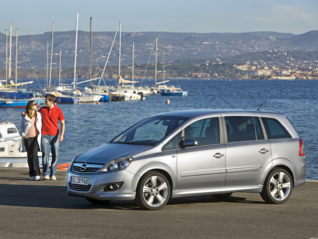 Дизайн автомобиля Opel Zafira