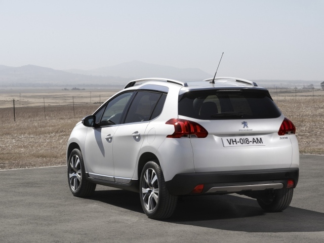 Красивый автомобиль Peugeot 6008 2014  в Москве