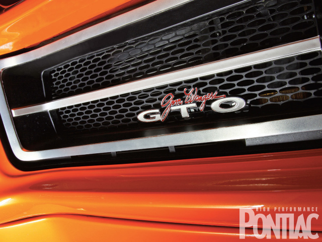 Красивый автомобиль Pontiac GTO 1969 в Москве