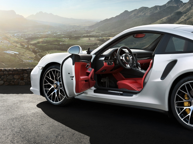 Новая машина Porsche 911 Turbo 2014