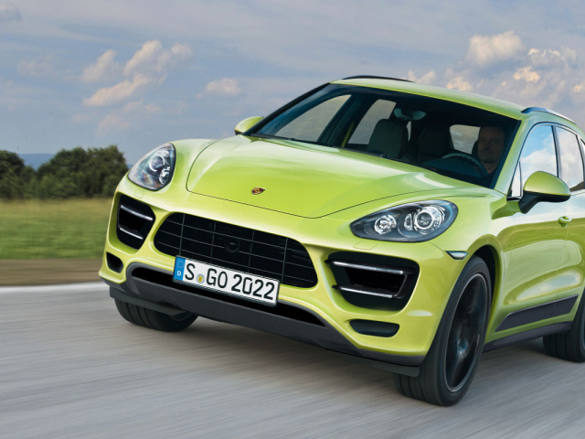 Porsche Macan в дороге