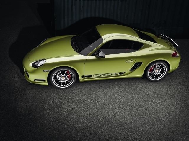 Зеленый Porsche cayman