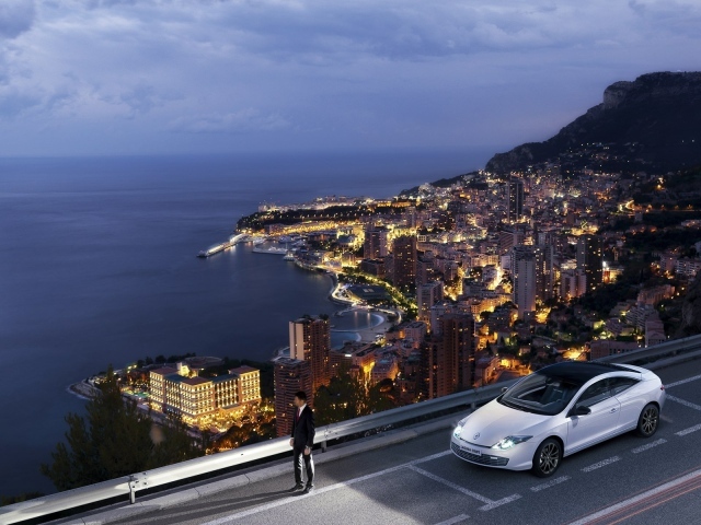 Тест драйв автомобиля Renault Laguna