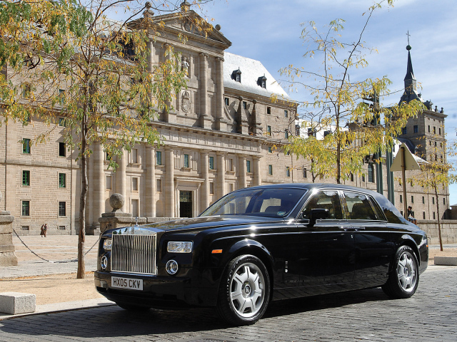  Красивый автомобиль Rolls Royce Ghost