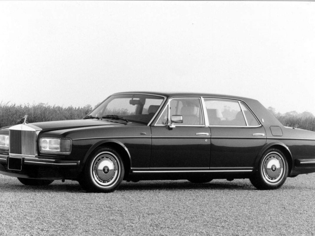 Новый автомобиль Rolls Royce Silver Spirit