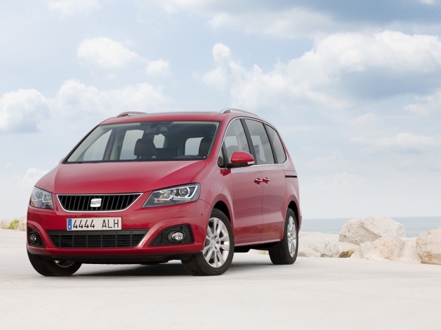 Автомобиль марки Seat модели Alhambra