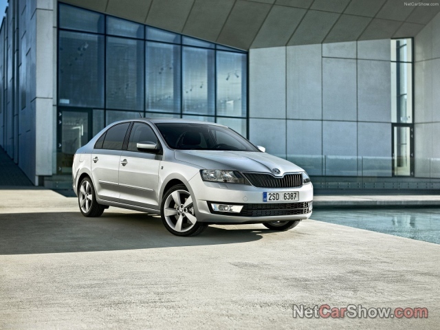 Красивый автомобиль Skoda Rapid