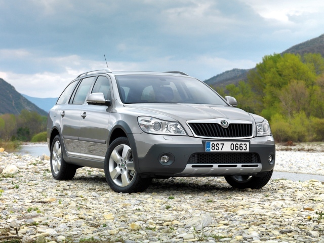 Надежная машина Skoda Octavia Scout 2014