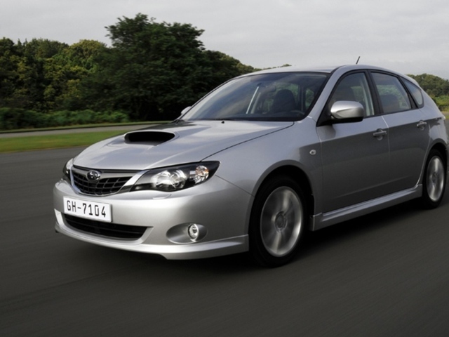 Красивый автомобиль Subaru Boxer в Москве