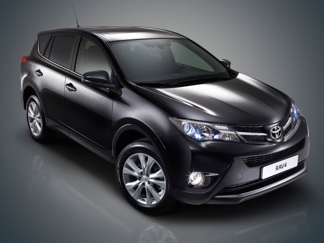 Красивый автомобиль Toyota RAV4