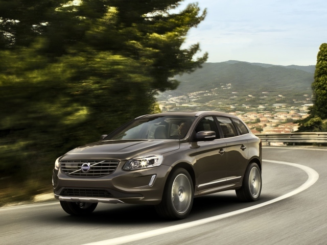 Красивый автомобиль Volvo xc60