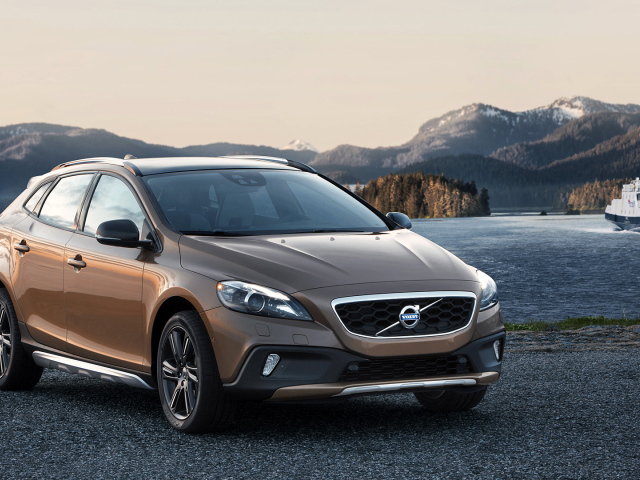 Надежный автомобиль Volvo v40 Cross country