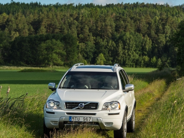 Надежный автомобиль Volvo  xc90 2014