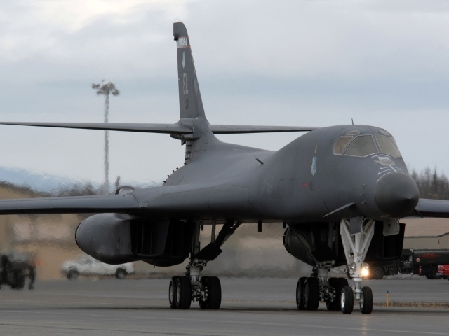 Самолёт B1 Ланцер