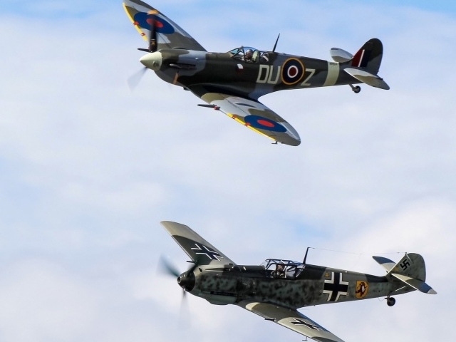 Два самолета противника