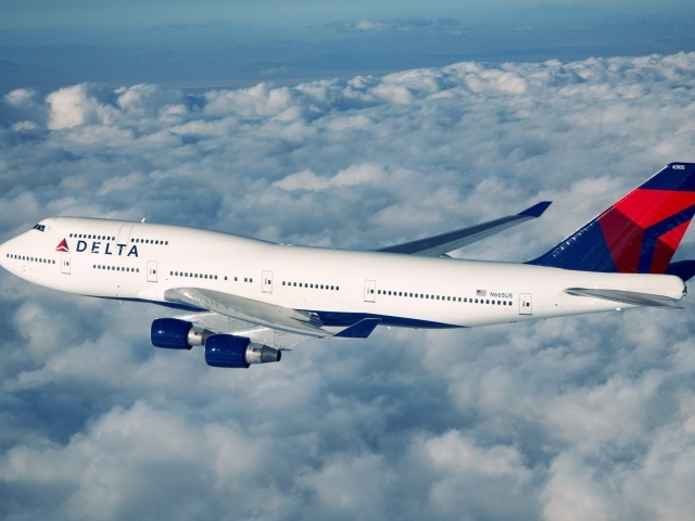 Боинг 747 в полете