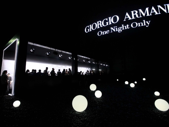 Распродажа одежды Giorgio Armani