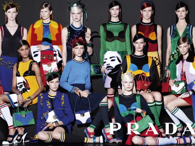 Женская одежда Prada