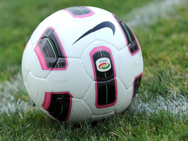 Футбольный мяч компании Nike