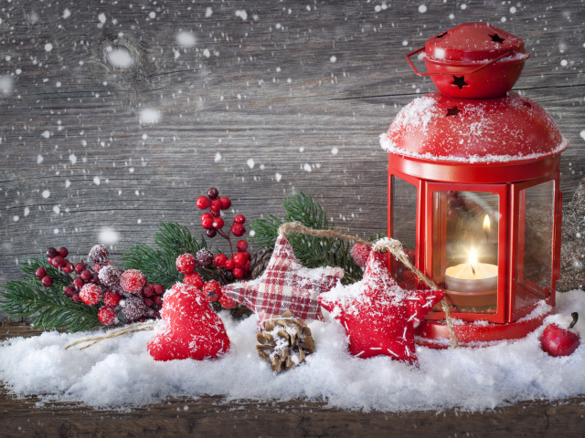 Фонарь и игрушки