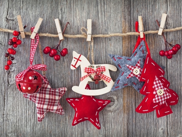 Игрушки на веревке