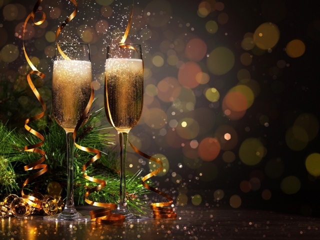 Два бокала с шампанским