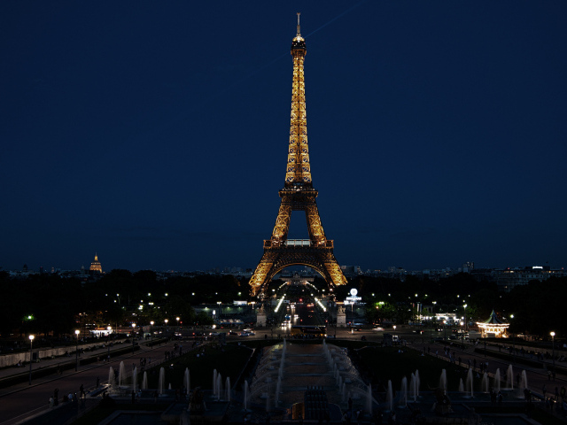 Ночной Париж