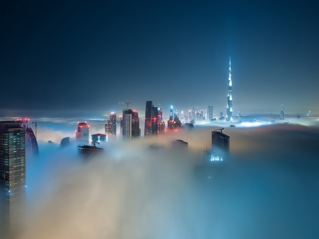 Дубай в тумане