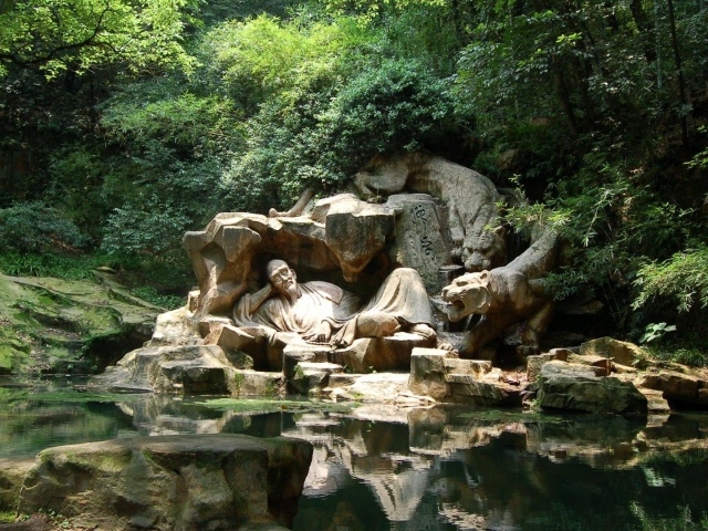 Будда у озера