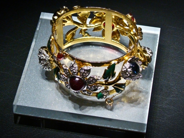 Золотой браслет с бриллиантами