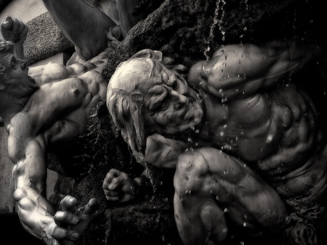 Mускулистые скульптуры