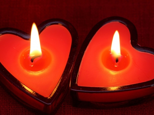 Две свечи