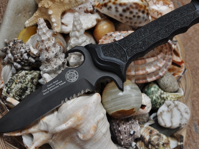 Кинжал на ракушках