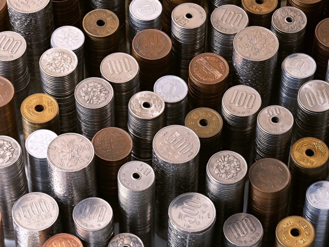 Стопки монет