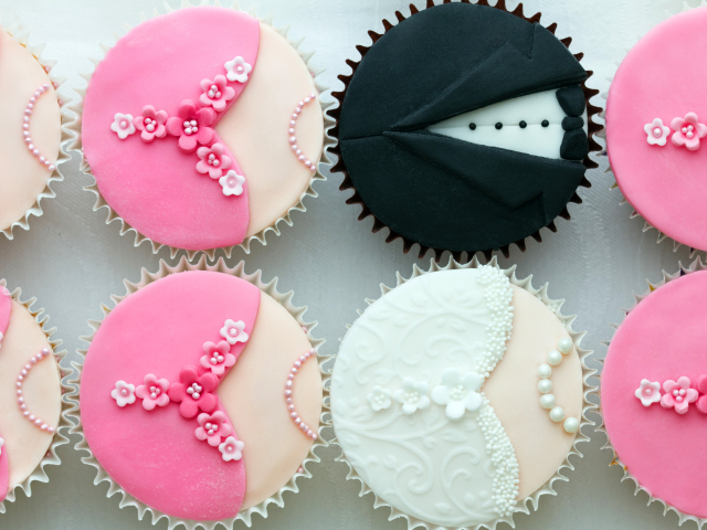 Кексы в виде одежды