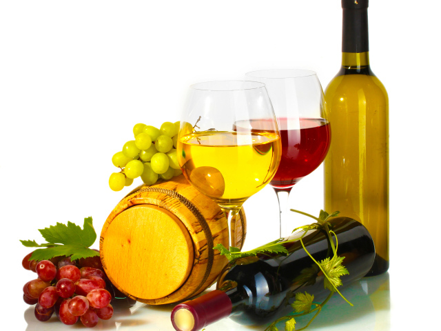 Бокалы с белым и красным вином