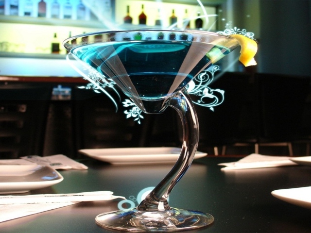 Оригинальный фужер с коктейлем