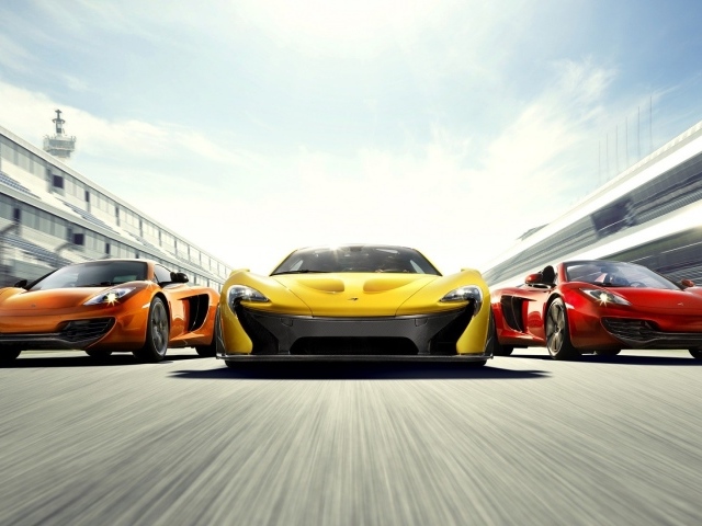 Автомобили на большой скорости