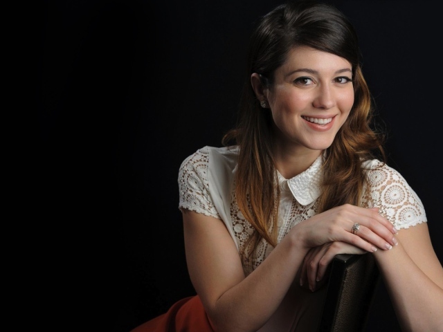 Красивая модель Мэри Элизабет