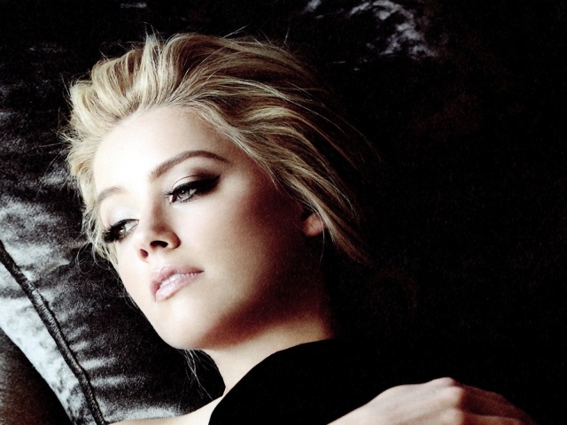 Прекрасная актриса Эмбер Хёрд