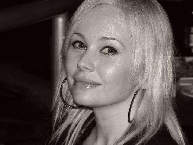 Знаменитая актриса Елена Корикова