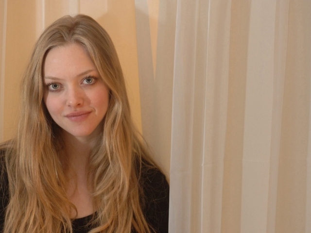 Популярная Аманда Сайфред