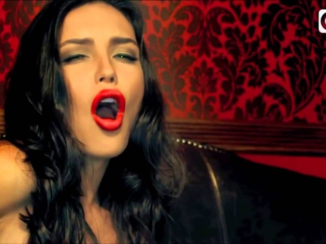 Красивая Елена Темникова