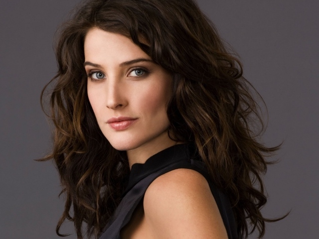 Красивая модель Коби Смолдерс