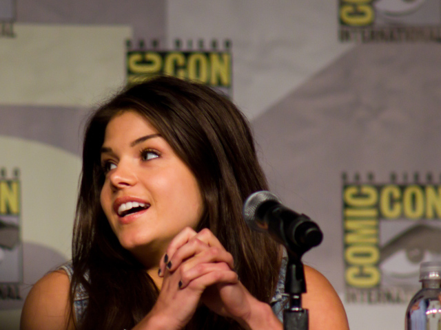 Актриса Мари Авгеропулос