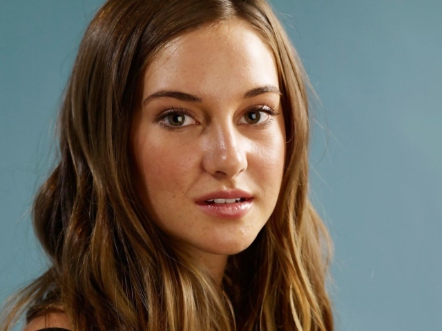 Красивая Шейлин Вудли