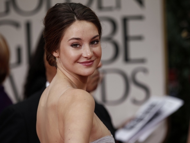 Суперзвезда Шейлин Вудли