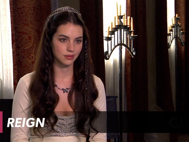 Красивая актриса Аделаида Кэйн