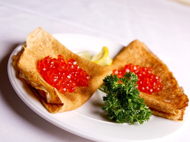 Блинчики с икоркой на Масленицу